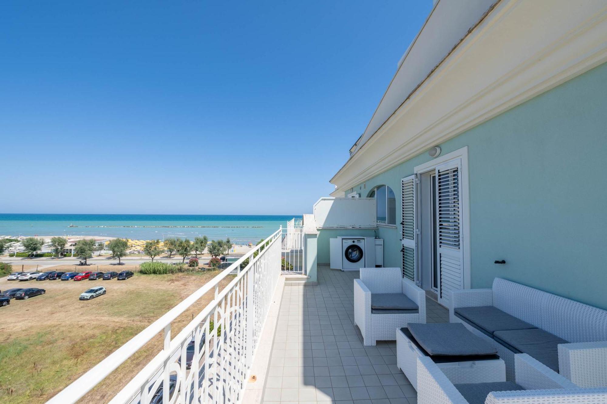 Altomare - Vibra Apartment Villa Rosa Di Martinsicuro Екстериор снимка