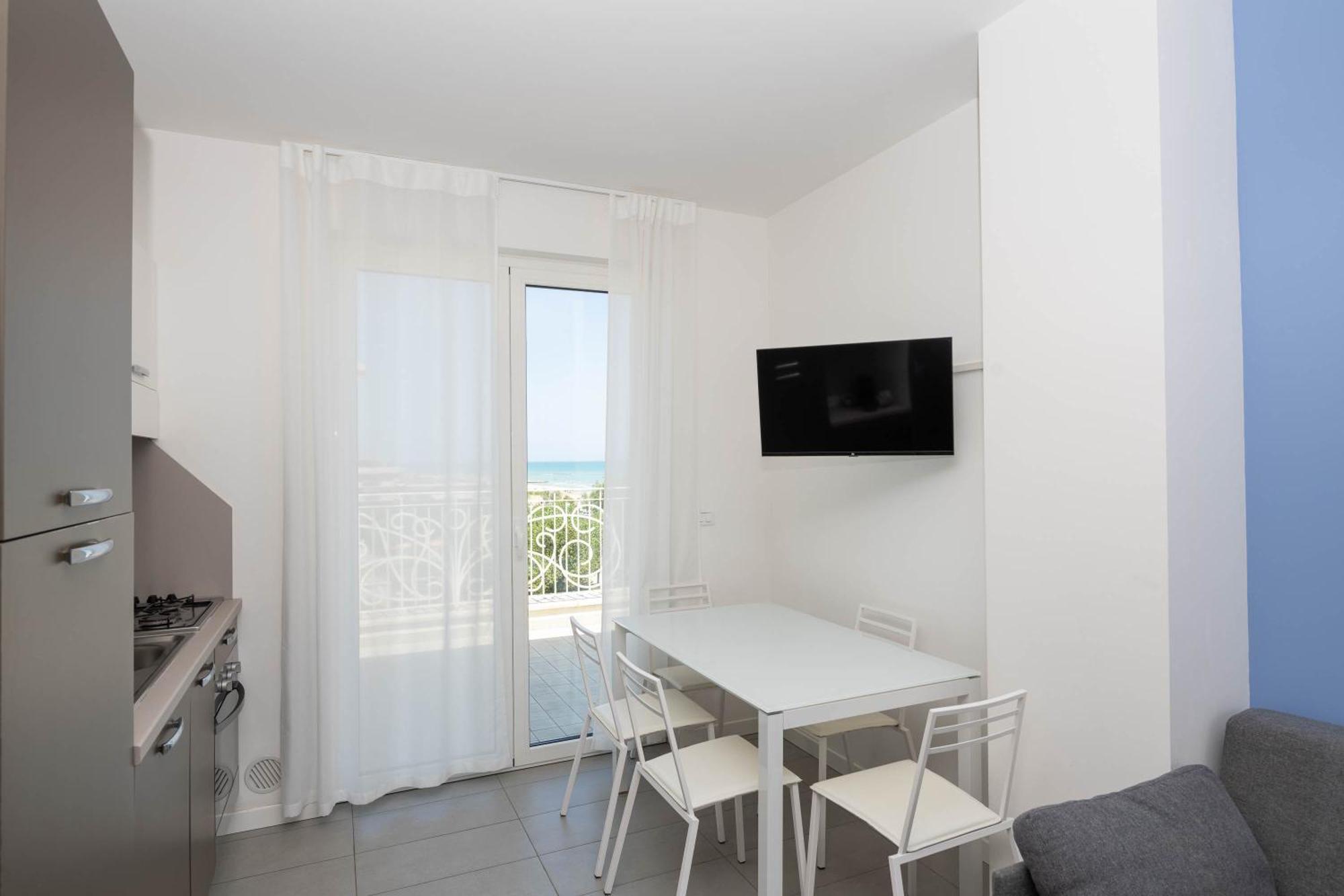 Altomare - Vibra Apartment Villa Rosa Di Martinsicuro Екстериор снимка