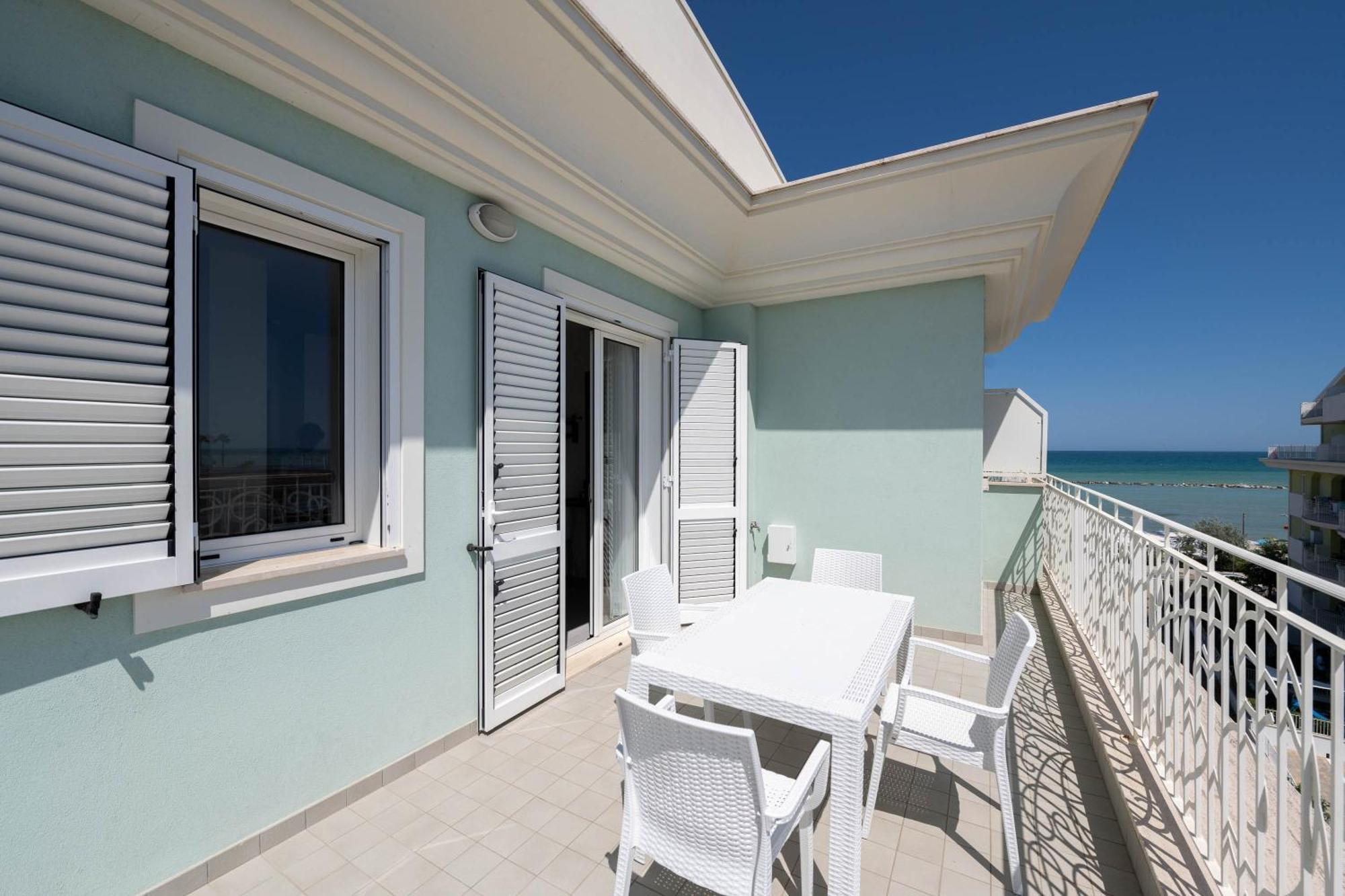 Altomare - Vibra Apartment Villa Rosa Di Martinsicuro Екстериор снимка