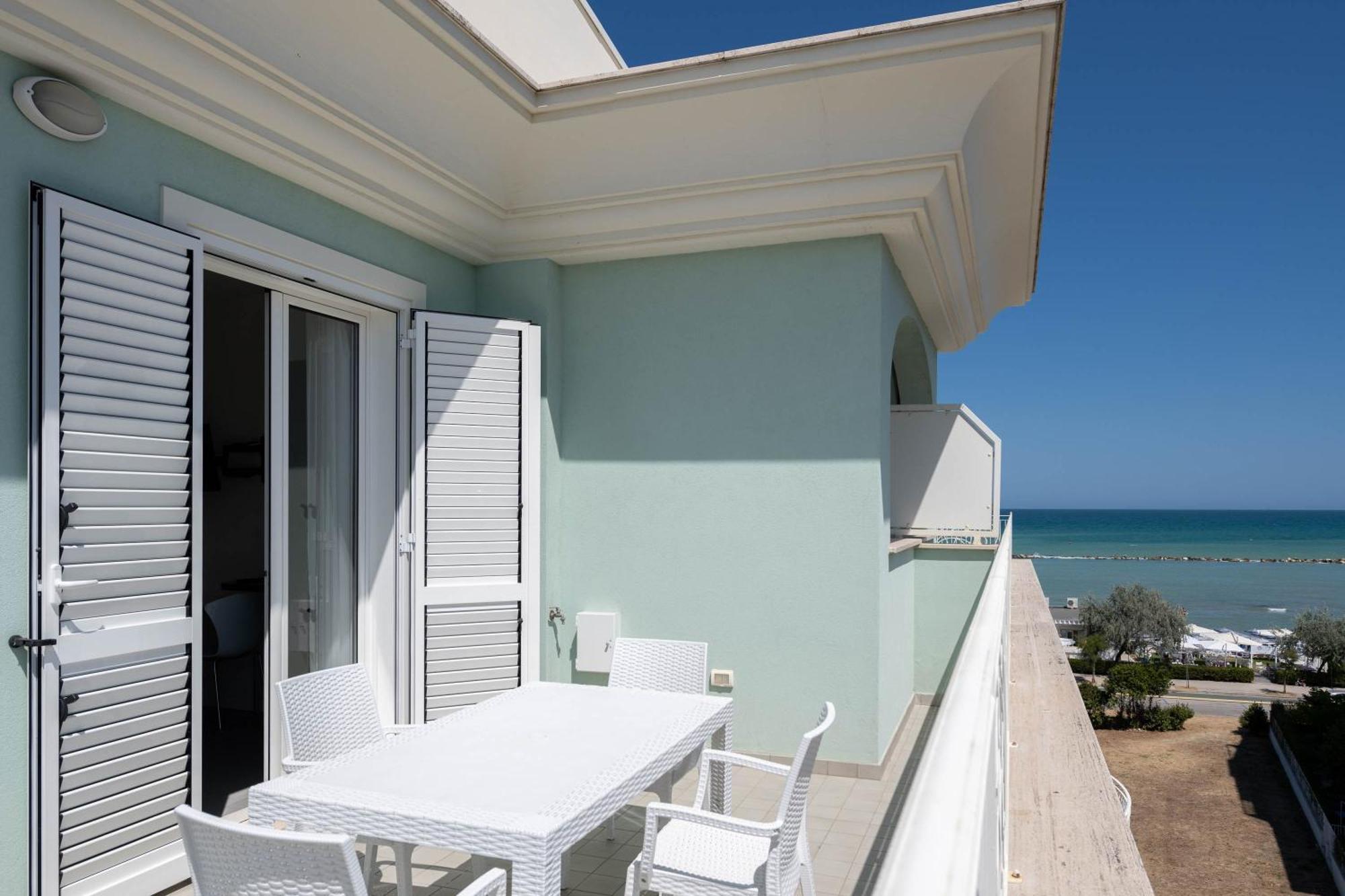 Altomare - Vibra Apartment Villa Rosa Di Martinsicuro Екстериор снимка