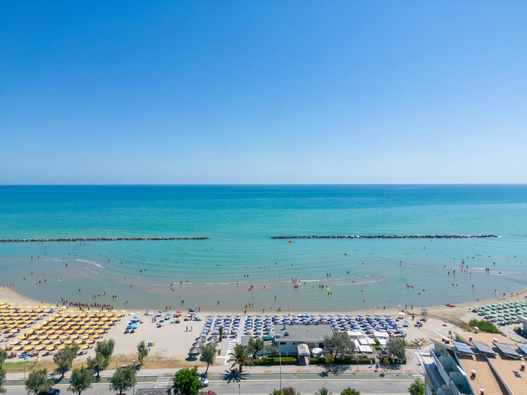 Altomare - Vibra Apartment Villa Rosa Di Martinsicuro Екстериор снимка