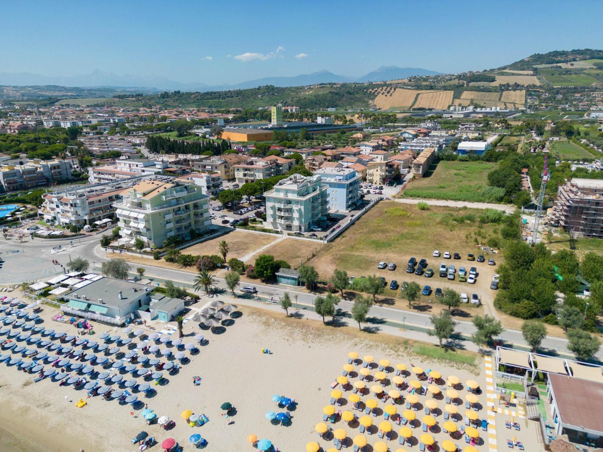 Altomare - Vibra Apartment Villa Rosa Di Martinsicuro Екстериор снимка